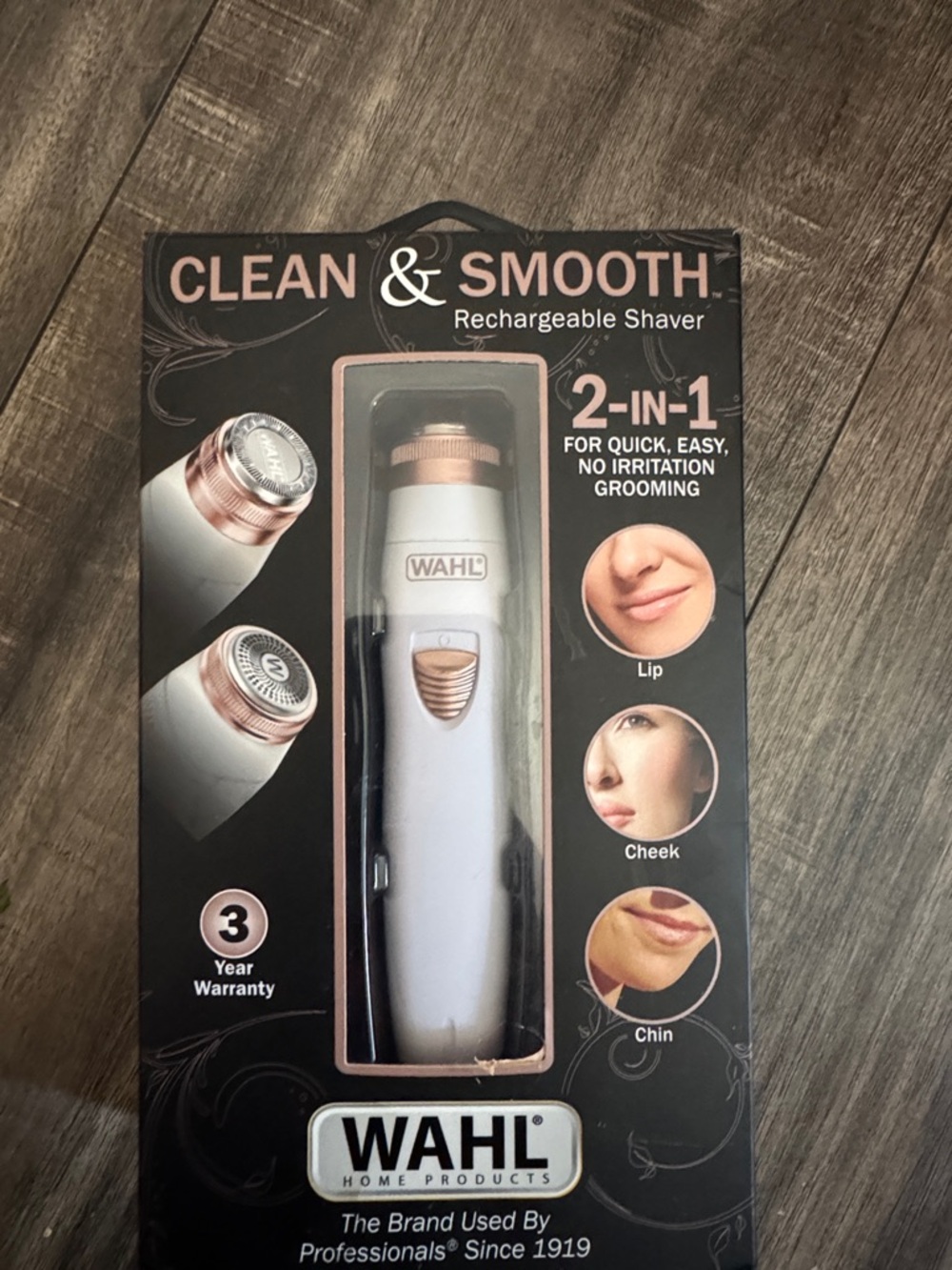 Wahl White and Rose Gold Rechargeable Facial Shaver